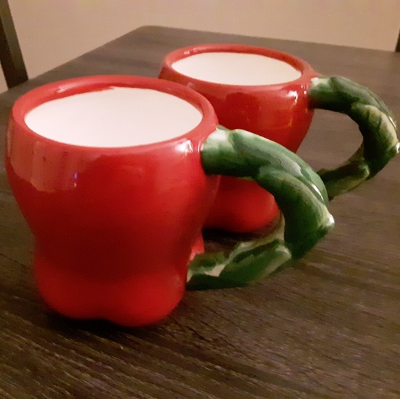 Apple red coffee/tea mugs. - Picture 6 of 8